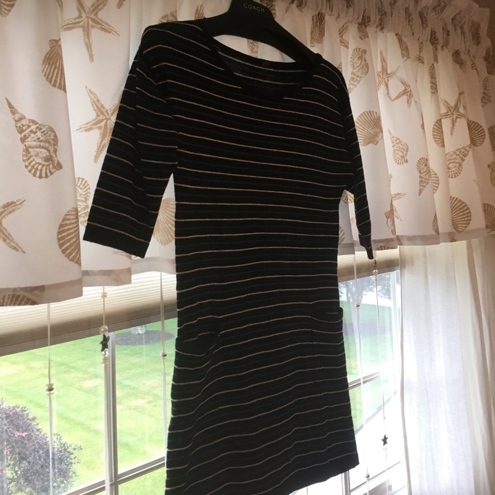 Three-quarter sleeve lightweight sweater dress
