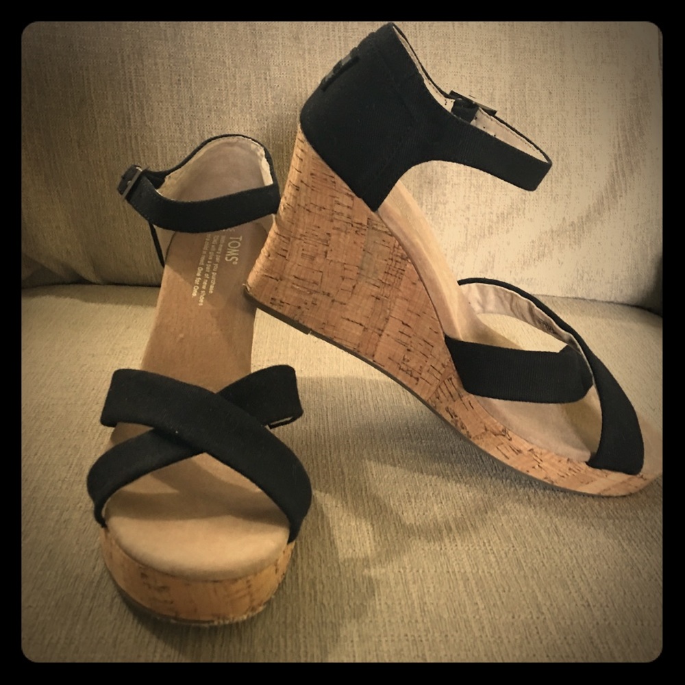 NWOT - TOMS Sienna Wedges