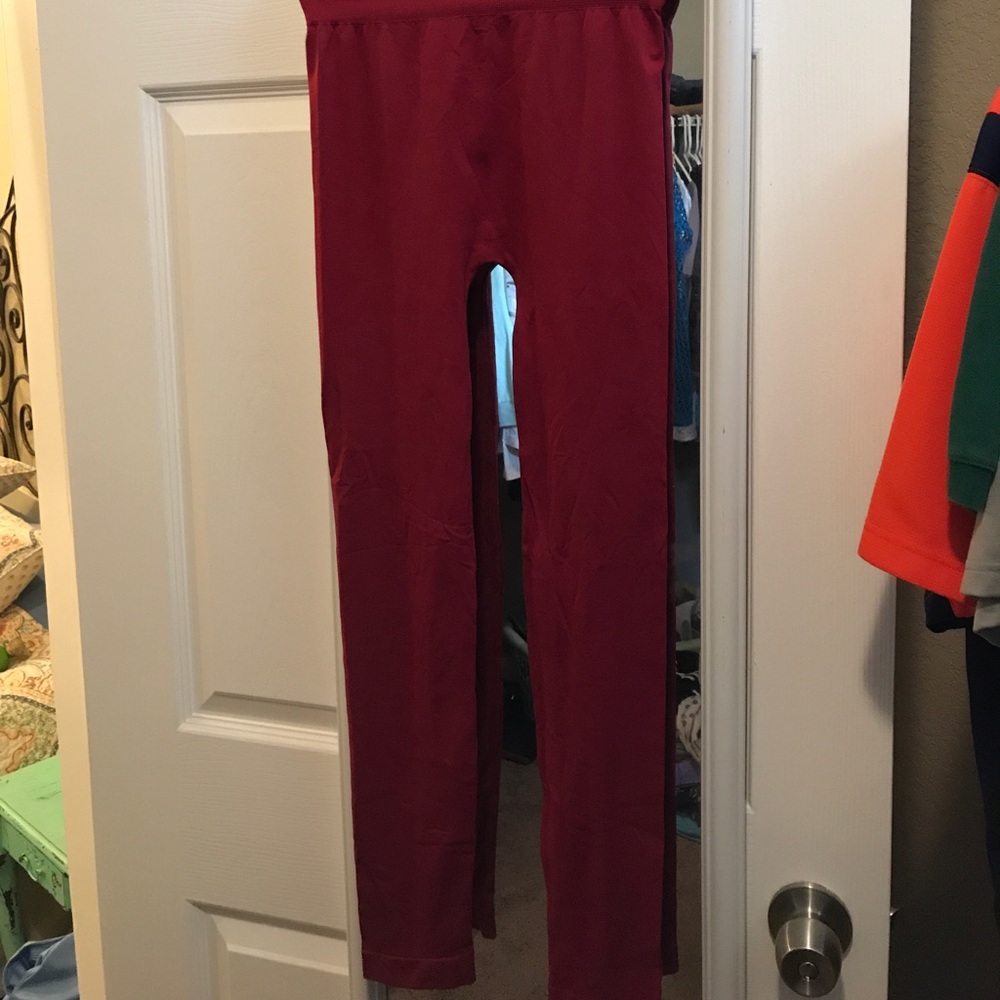 Maroon one size leggings. Super soft!