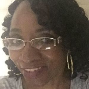 Meet your Posher, Denise