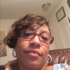 Meet your Posher, Shawlawn