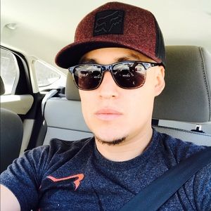 Meet your Posher, Victor