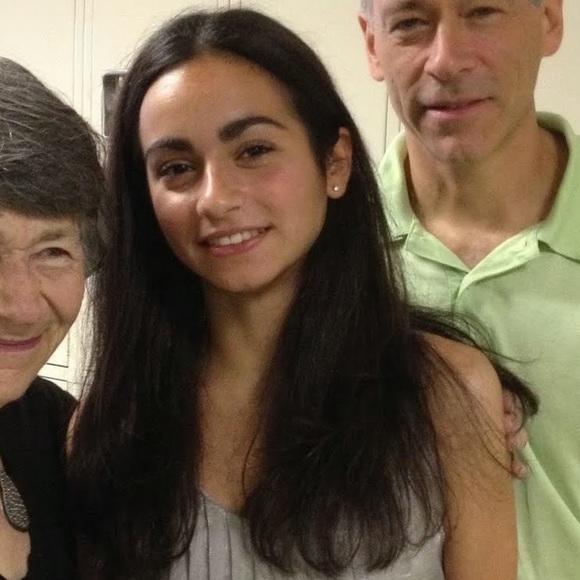 Meet your Posher, Danielle - Picture 1 of 1