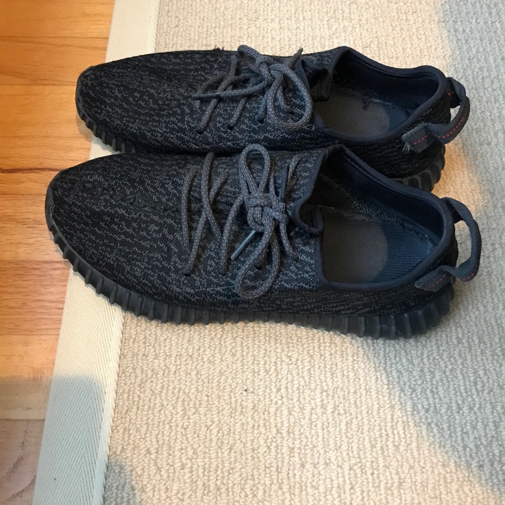 Yeezy 350 pirate black size 11