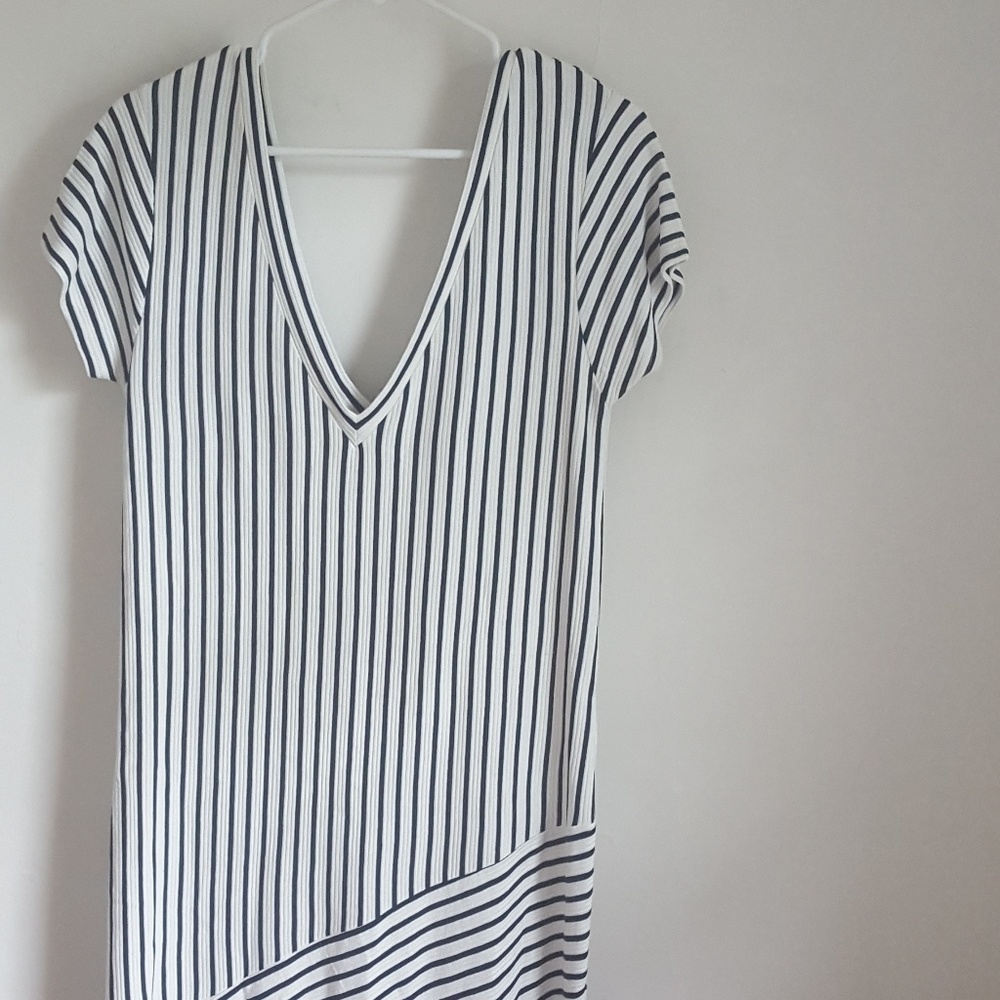 Sassy V-neck striped dress with side split