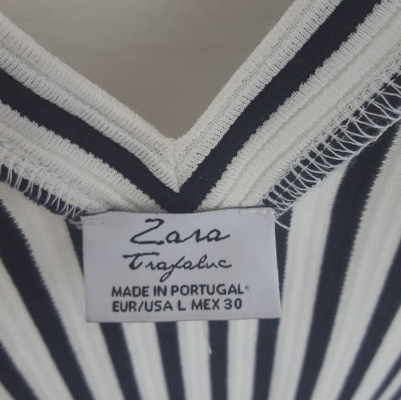 Sassy V-neck striped dress with side split - Picture 2 of 6