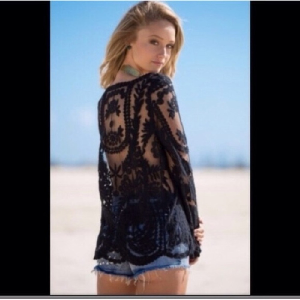 🎀NEW🎀 White Sheer Lace Crochet Loose Top - Picture 5 of 5