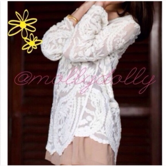 🎀NEW🎀  White Sheer Lace Crochet Loose Top - Picture 3 of 5