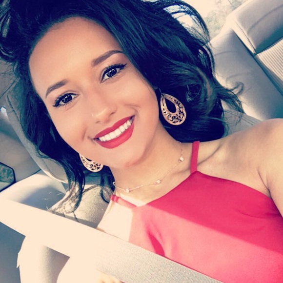 Meet your Posher, Jasmine - Picture 2 of 7