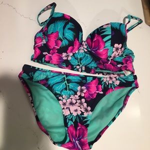 Small bustier bikini