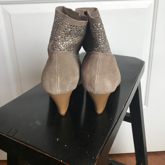 ❗️Sale! American Eagle suede booties - Picture 2 of 4