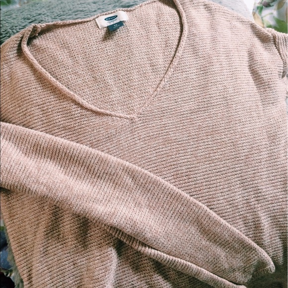 Old Navy Sweaters - new never worn pretty & simple old navy sweater Old Navy Sweaters - new never worn pretty & simple old navy sweater