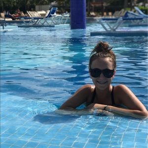 Meet your Posher, Melissa