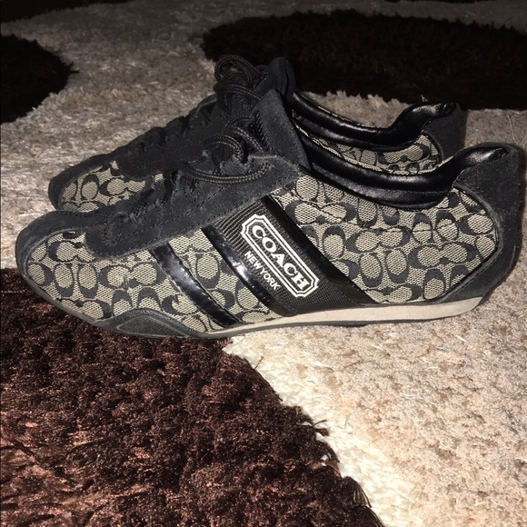 Coach Shoes - 🚨Authentic Coach shoes, size 7