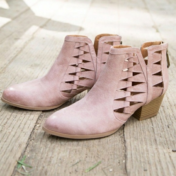 HP PICK x2 NWT Blush cutout ankle booties - Picture 4 of 8