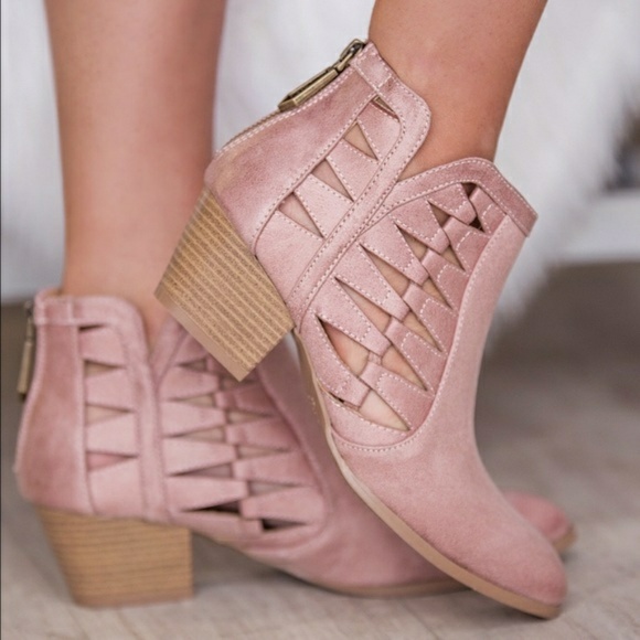 HP PICK x2 NWT Blush cutout ankle booties - Picture 6 of 8