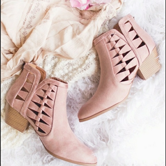 HP PICK x2 NWT Blush cutout ankle booties - Picture 8 of 8