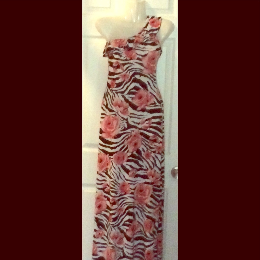 One shoulder maxi
