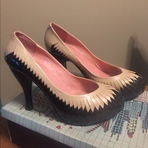 GORGEOUS Jeffrey Campbell pumps!