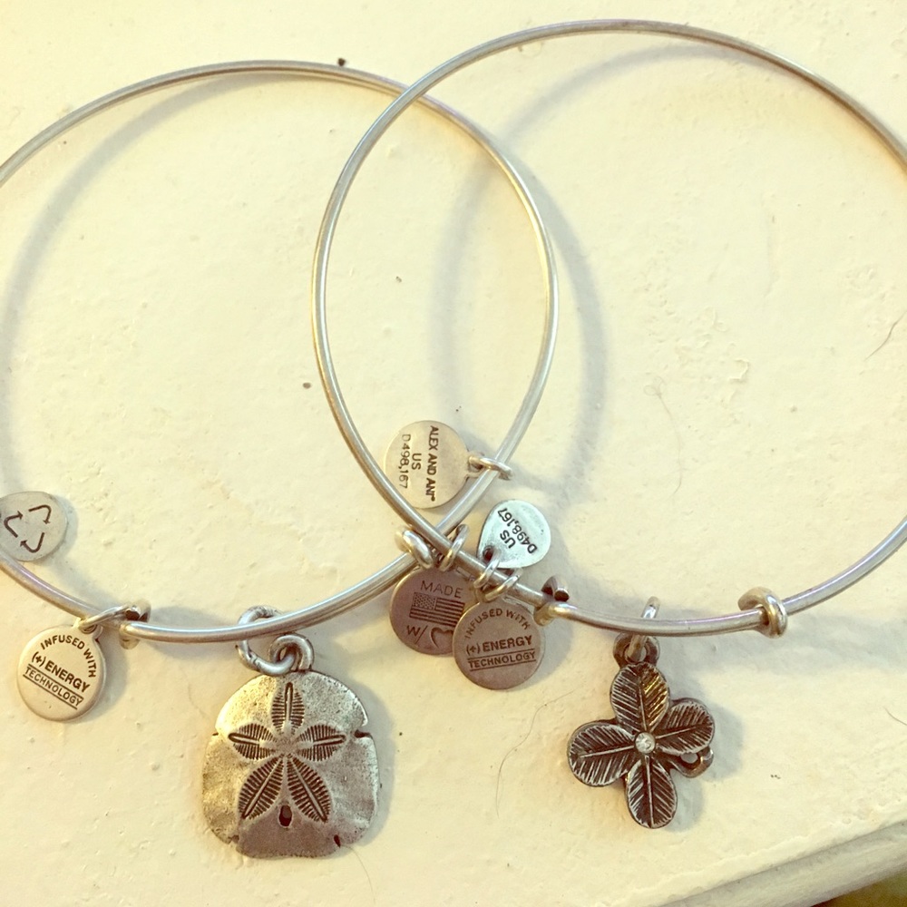 Sand dollar and Four leaf clover Alex and Ani