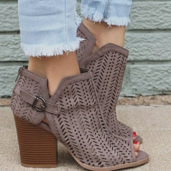 HP PICK NWT TAUPE OPEN TOE BOOTIES - Picture 5 of 8