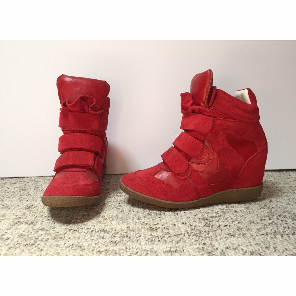 NEVER WORN Red Steve Madden sneaker wedge