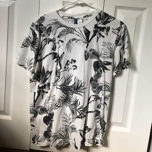 white printed crew neck tee