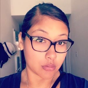 Meet your Posher, Karina