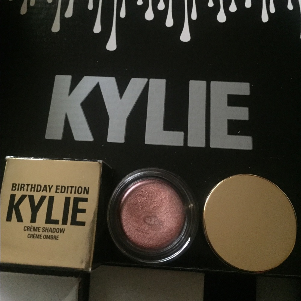 Kylie cosmetics birthday edition cream eye shadow
