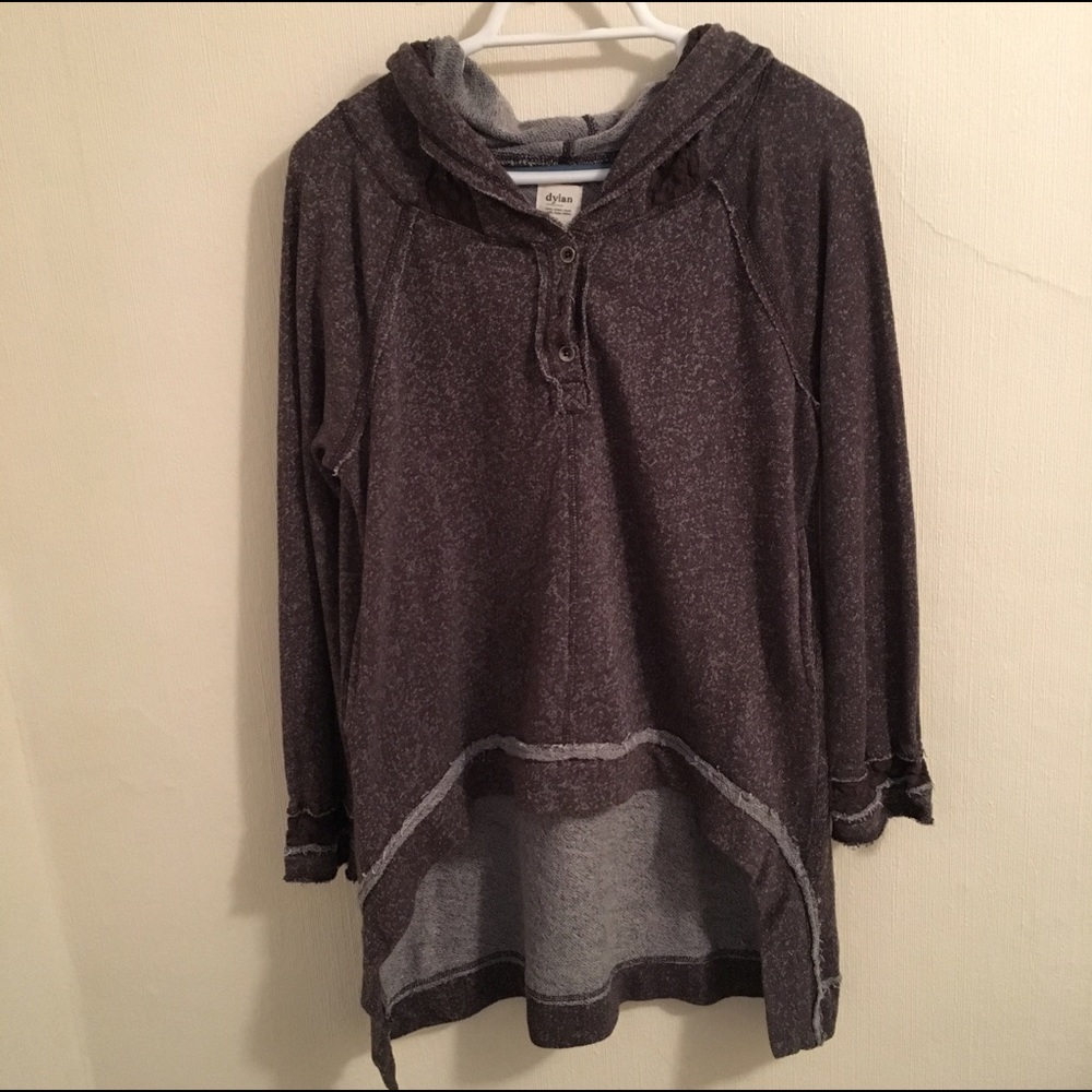 Hi-lo Hooded pullover with cool lace detail