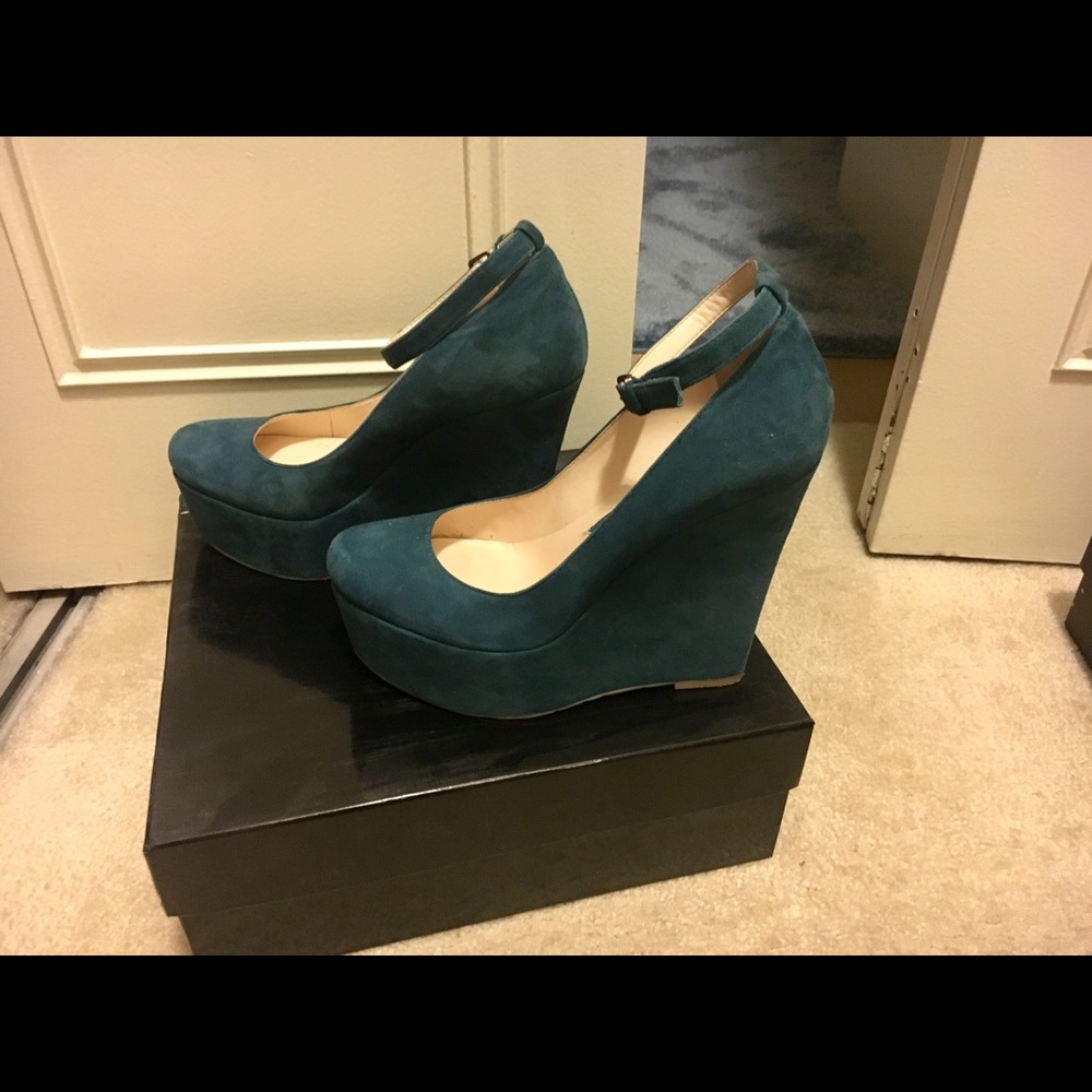 Boutique 9 Sexy Wedges Sz 8 1/2