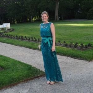 Tadashi Shoji Beautiful Emerald Lace Gown