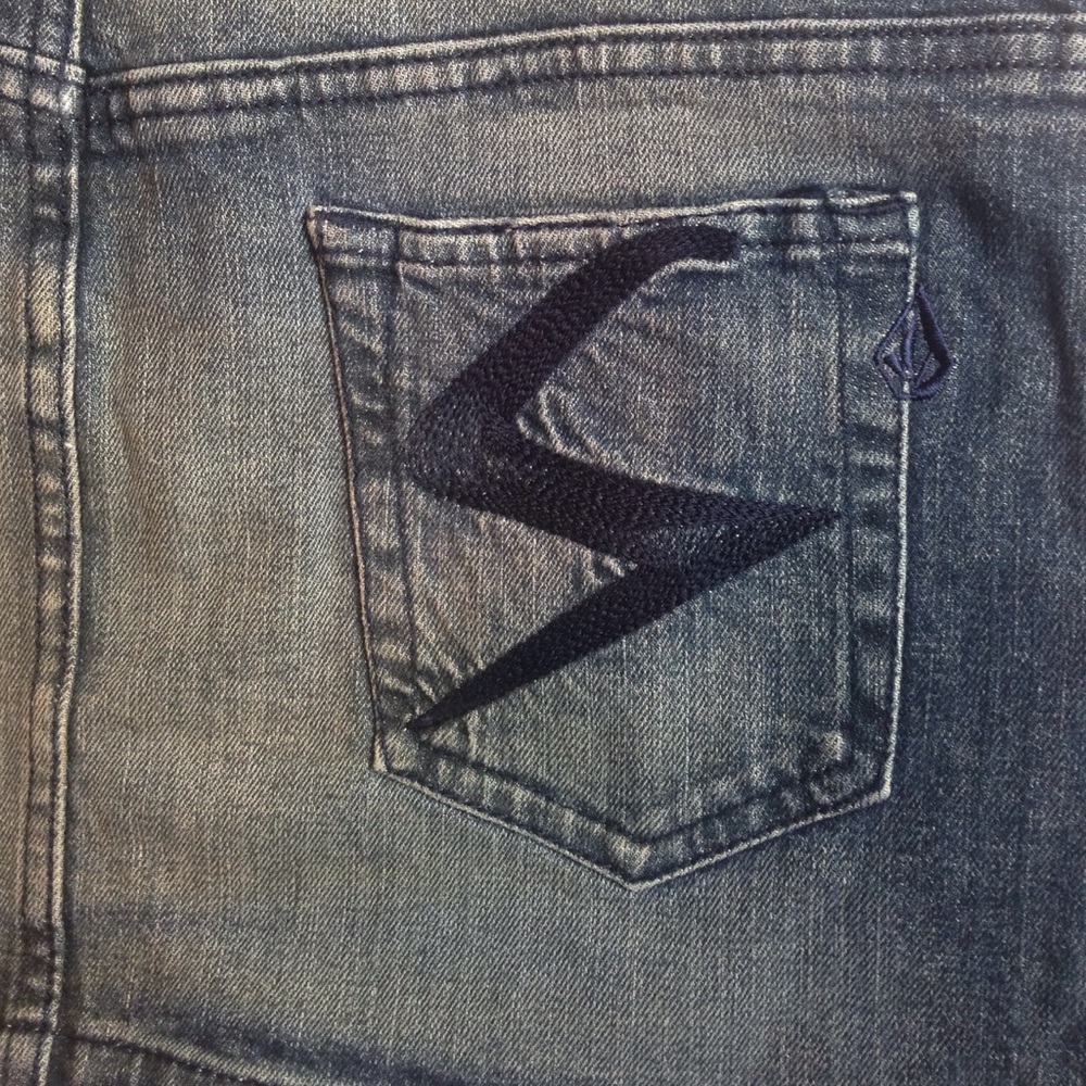 VOLCOM STONE  SKIRT BOARD WEAR EXCELLENT CONDITION
