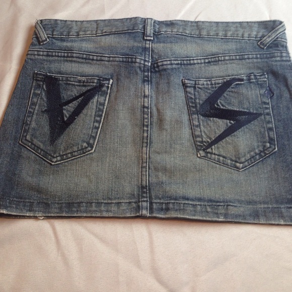 VOLCOM STONE SKIRT BOARD WEAR EXCELLENT CONDITION - Picture 2 of 4