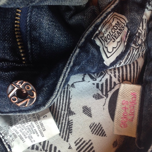 VOLCOM STONE SKIRT BOARD WEAR EXCELLENT CONDITION - Picture 3 of 4