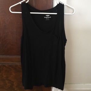 Black Old Navy pocketed boyfriend tank
