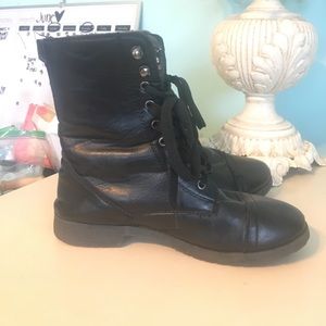 Combat boots
