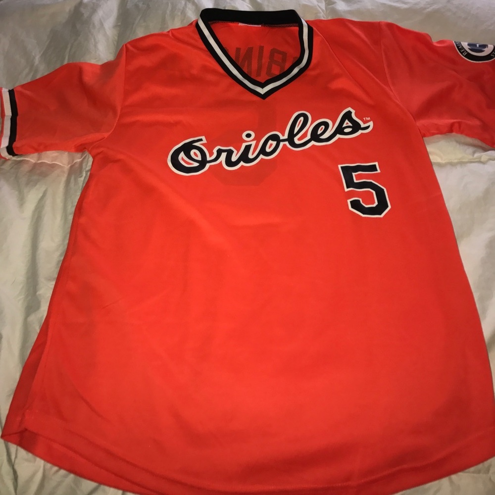 Oriole's shirt- fits like a Large