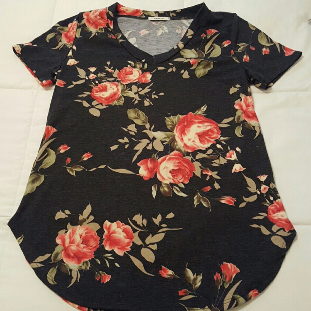 NWOT dark Heather grey floral v neck top.