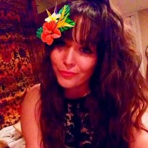 Meet your Posher, Becca