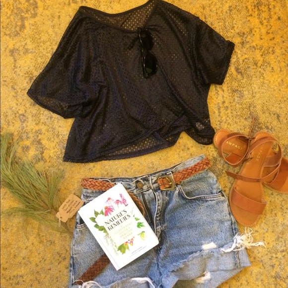 Navy Mesh AA Cropped Mesh Tank - Picture 2 of 4