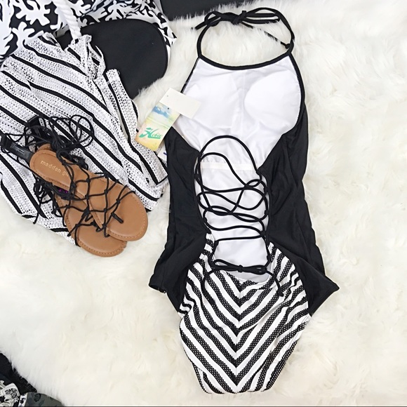 ❤️LAST ONE ‼️HOST PICK‼️ Sexy 1 Piece Swim Suit - Picture 4 of 7