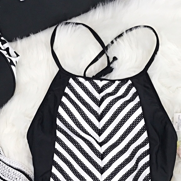 ❤️LAST ONE ‼️HOST PICK‼️ Sexy 1 Piece Swim Suit - Picture 5 of 7