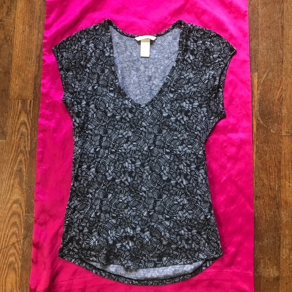 CLEARANCE 🔥h&M top black and grey pattern