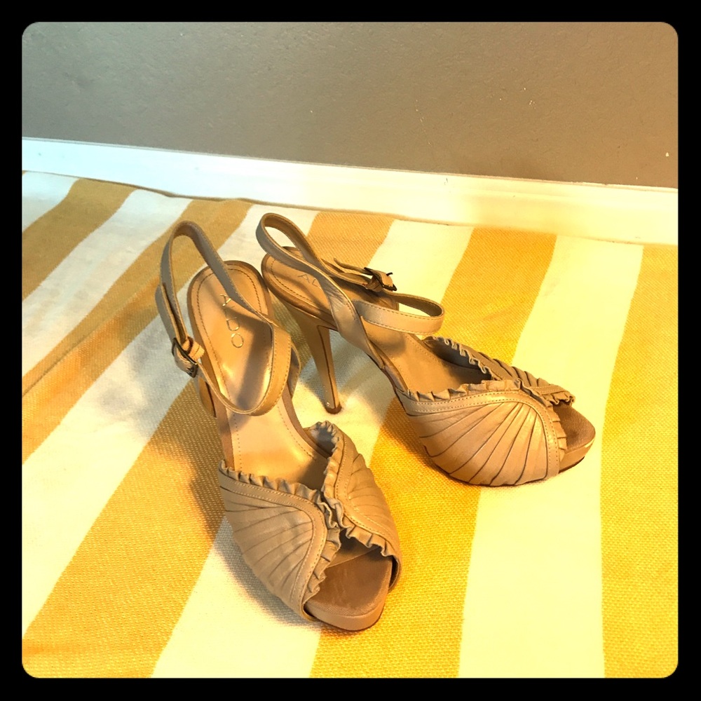 ALDO Leather Ruffle Platform Heels Tan Size 10