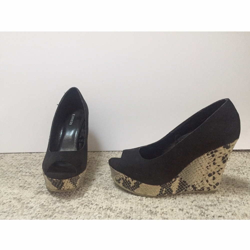 Express snake print wedge lightly worn
