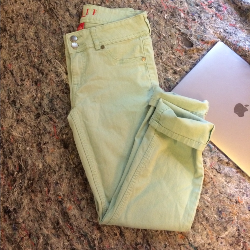 Mint Elle Capri Pants