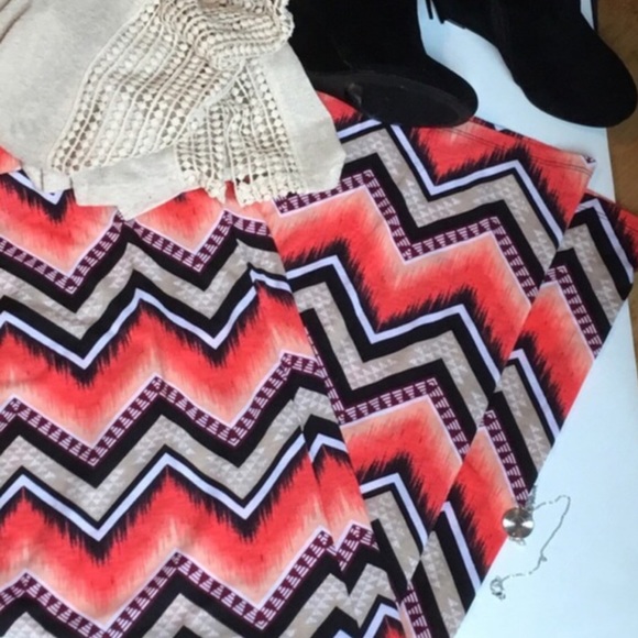 ➕[New] ORANGE CHEVRON MAXI SKIRT - Picture 4 of 4