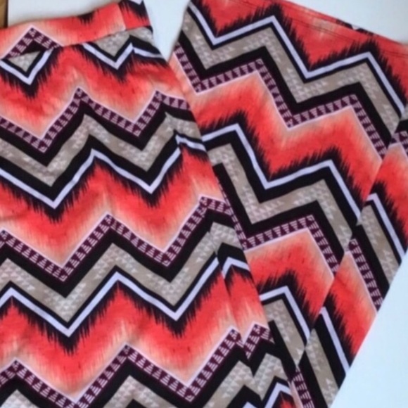 ➕[New] ORANGE CHEVRON MAXI SKIRT - Picture 3 of 4