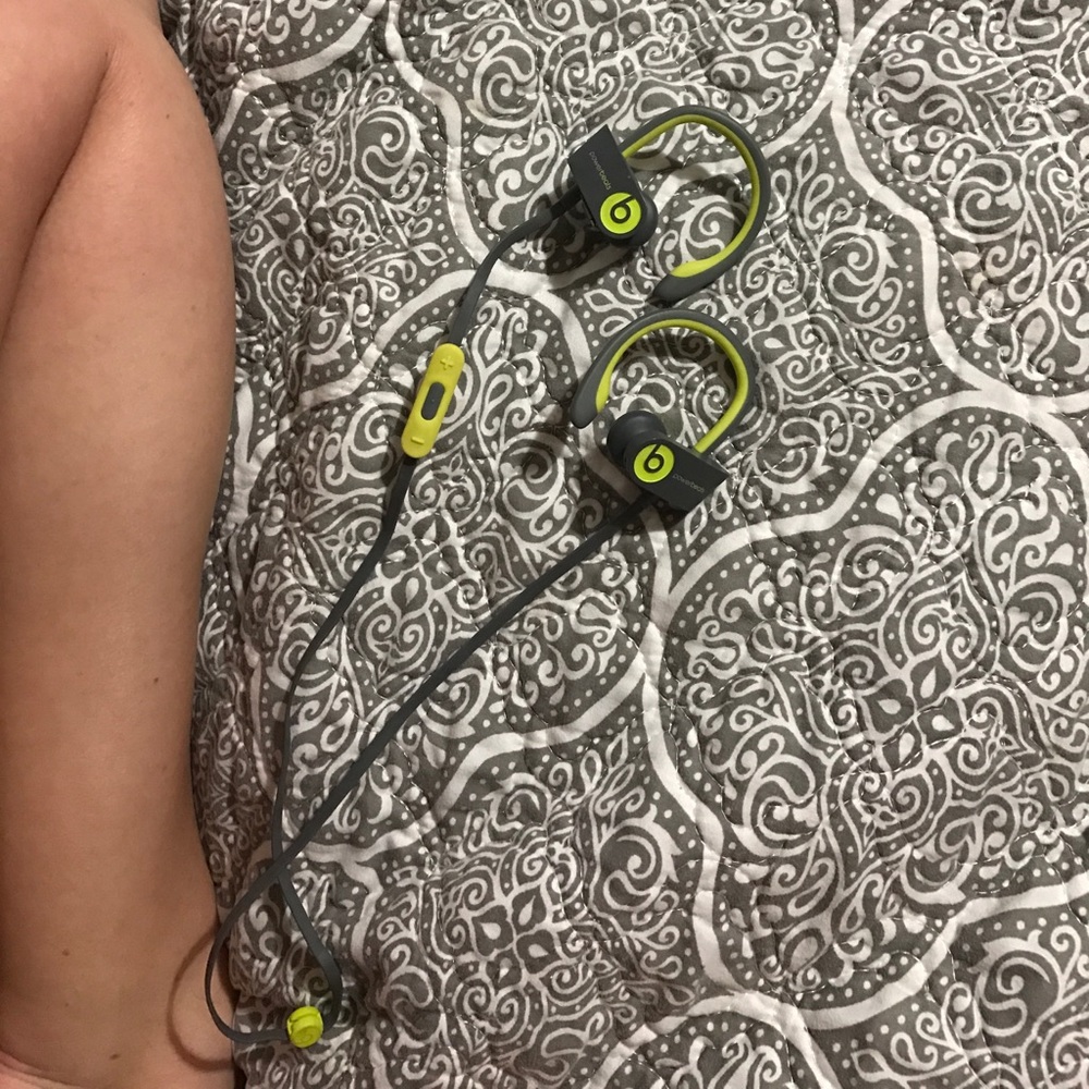PowerBeats Wireless 2